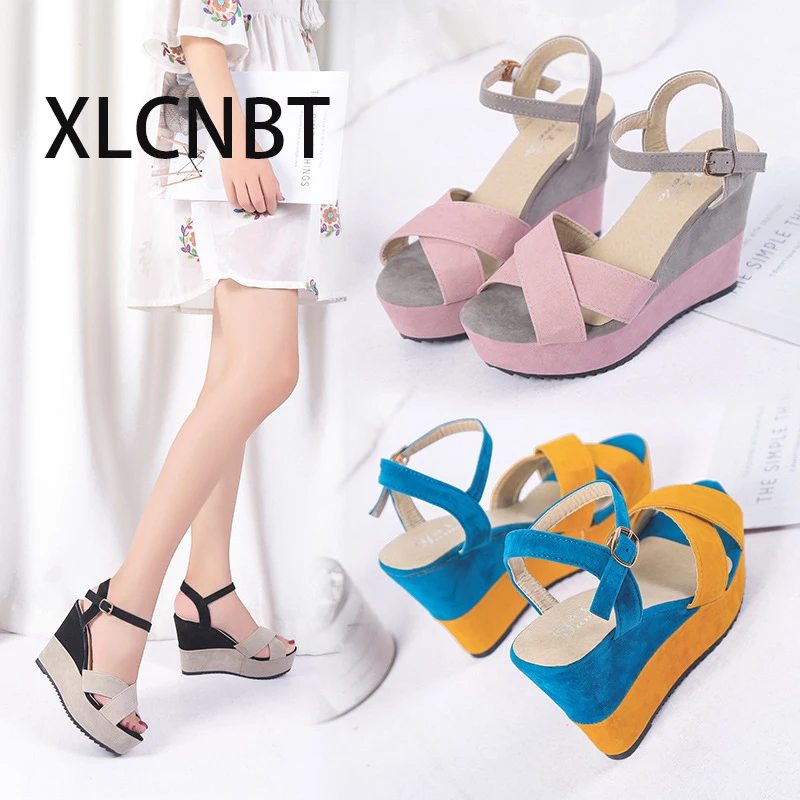 Разноцветные сандалии на очень высоком каблуке Водонепроницаемая женская обувь