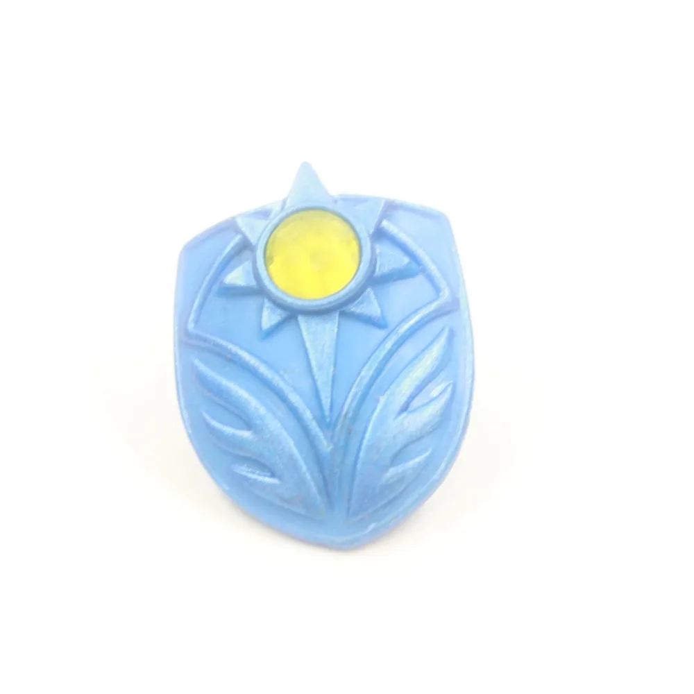 

MASTER OF THE UNIVERSE CLASSICS She-Ra Blue Shield Accessory