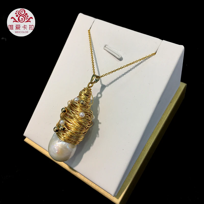 

WEICOLOR Popular Hand Made Gold Mixed Baroque Freshwater Pearl Pendant With Free Nice Chain