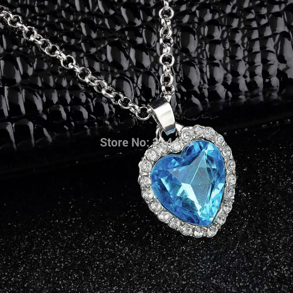 Ожерелье с подвеской в виде сердца из сплава и горного хрусталя винтажное