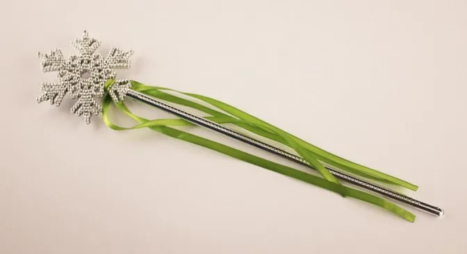 Одежда в стиле принцесс Эльзы и Анны со снежинками пластиковая волшебная палочка