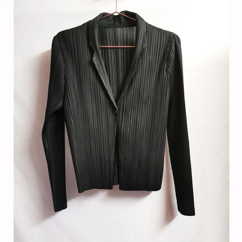 Черный Changpleat весна осень женские короткие пальто куртка Miyak плиссированные модные однотонные с длинным рукавом тонкие на одной пуговице пальто кардиган C97 - Цвет: Черный