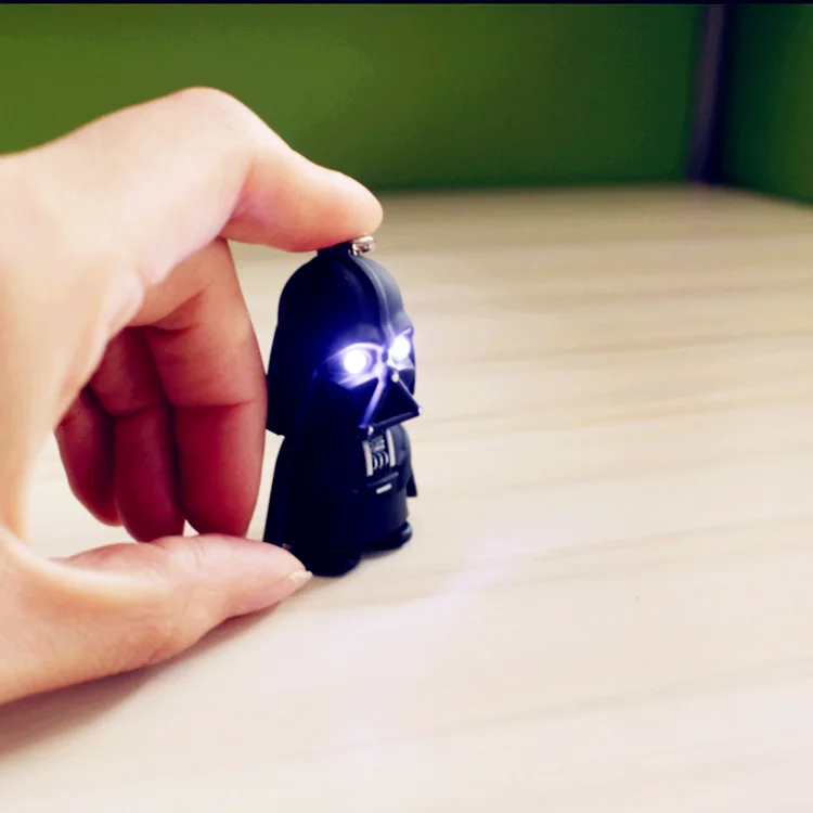 СВЕТОДИОДНЫЙ брелок Darth Vader светодиодный для мужчин в подарок бесплатная