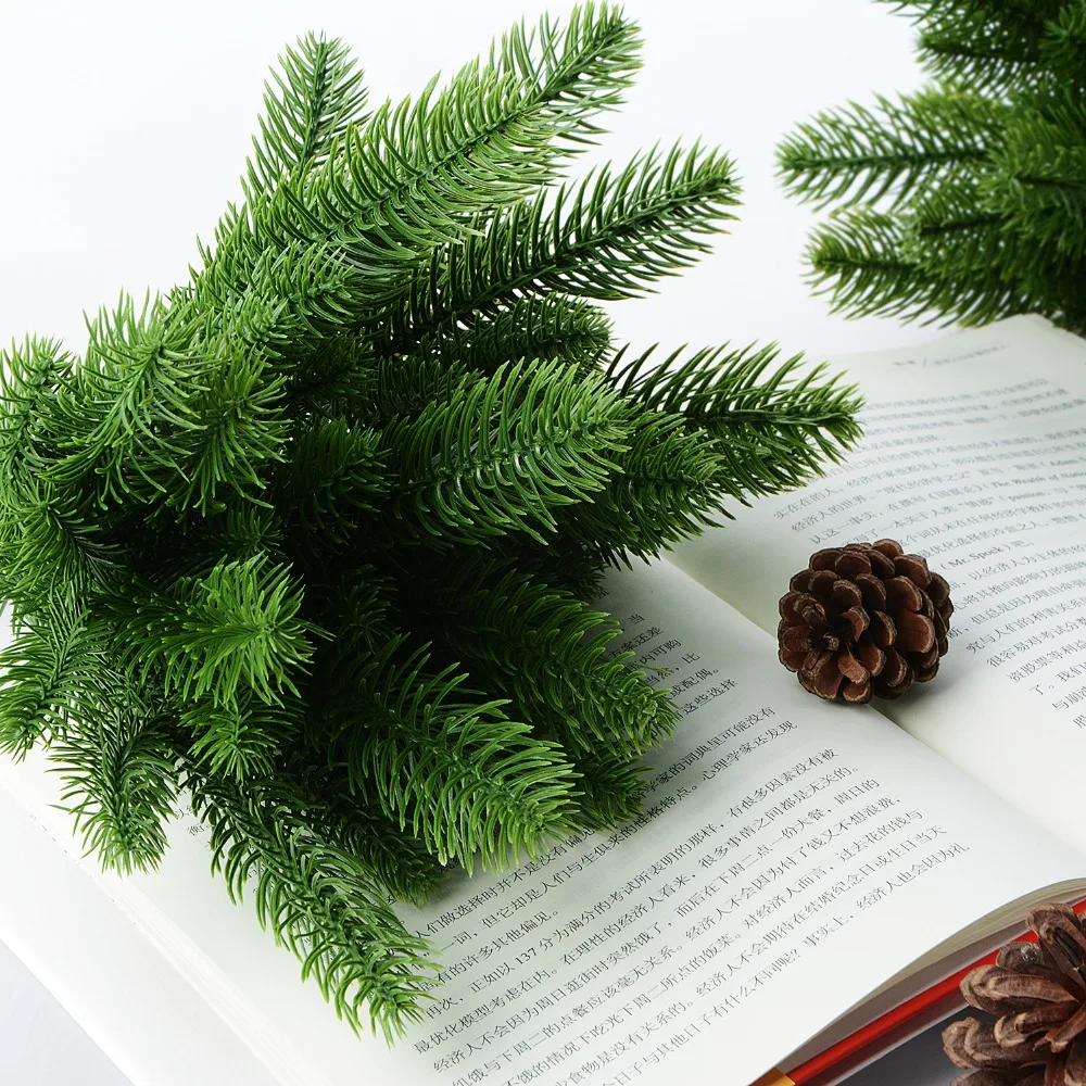

50pcs DIY Craft Wreath Artificial Pine Tree Branches Plastic Pine Leaves for Christmas Party Decoration Faux Foliage Fake Flower