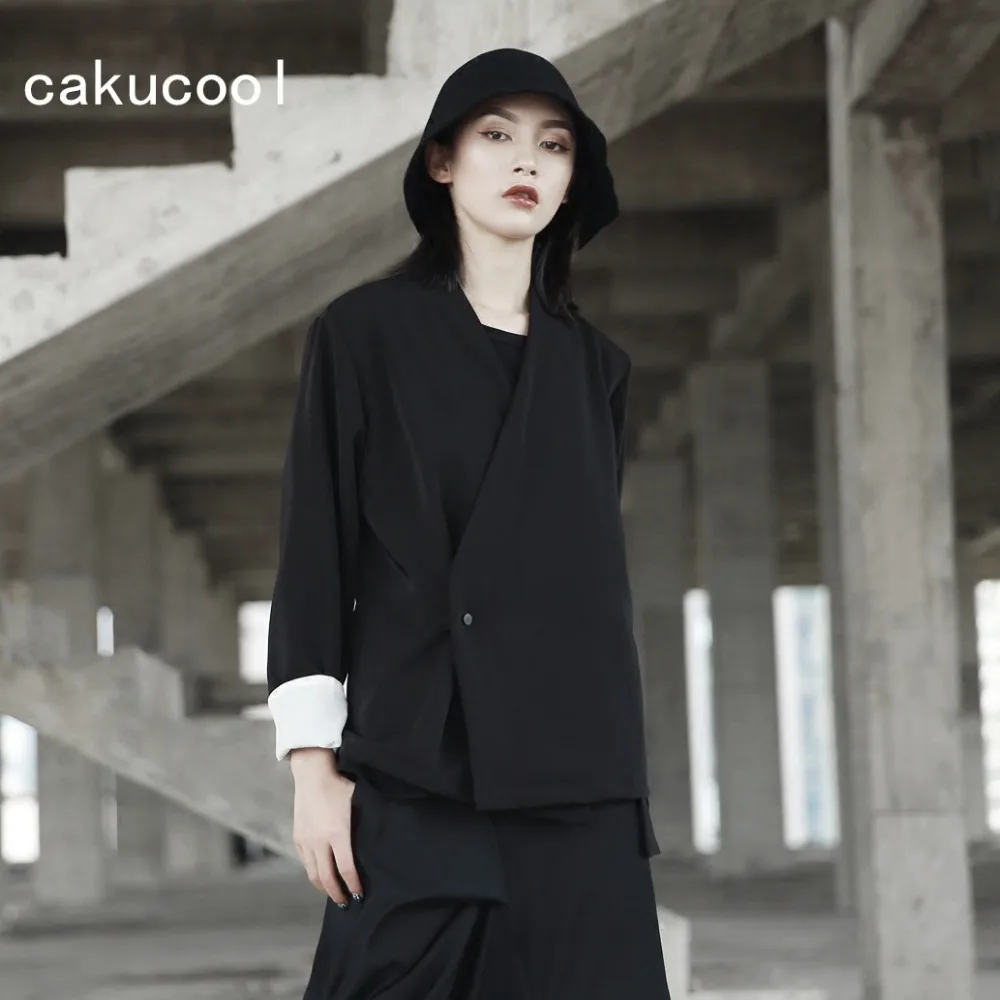 Cakucool Темно-Черная Женская куртка с длинным рукавом Короткая нормкор на одной пуговице пальто с v-образным вырезом прямые свободные дизайнерские женские куртки