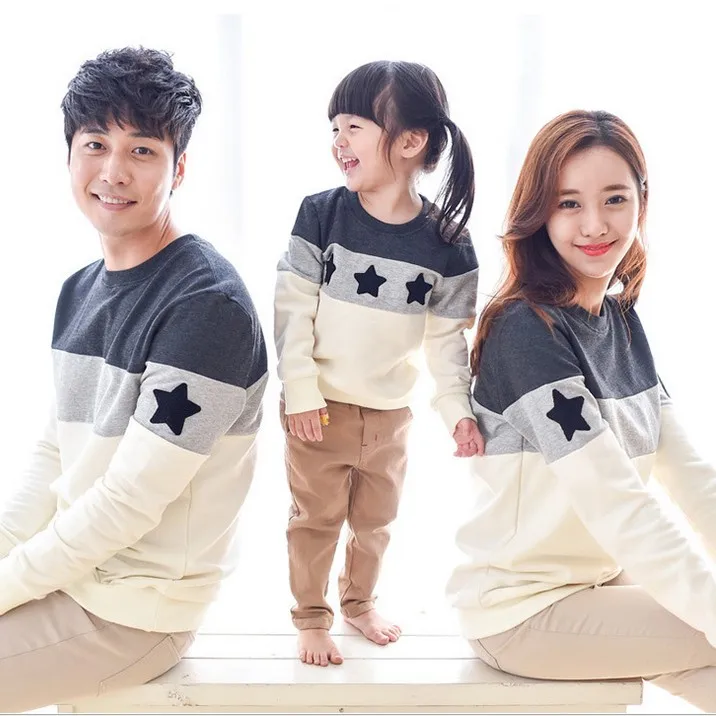 Рождественская одежда для всей семьи одинаковые наряды футболка мама дочка