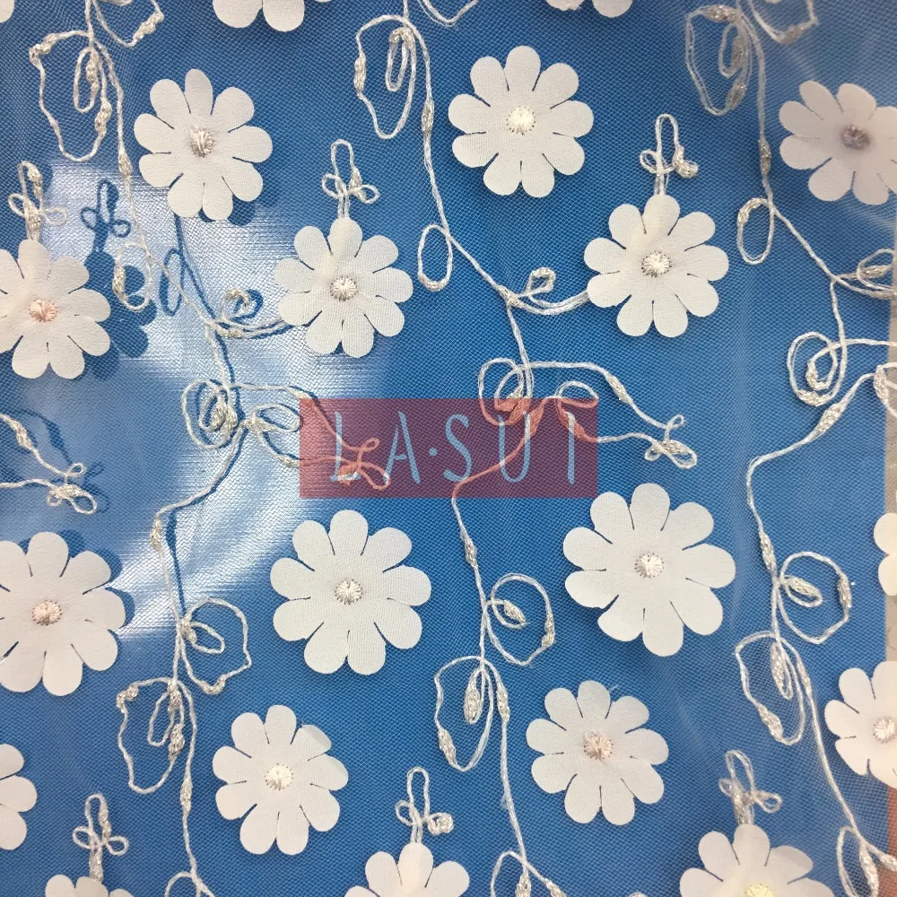 

Lasui The new 3D FLOWERS Gold thread silver thread embroidery meshvery beautiful fabric vogue latest fashion
