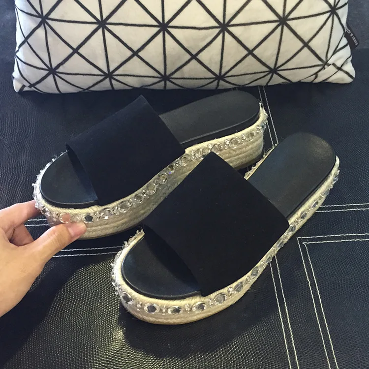 Женская обувь на толстой подошве Сланцы Пляжные сланцы Стразы туфли плоской