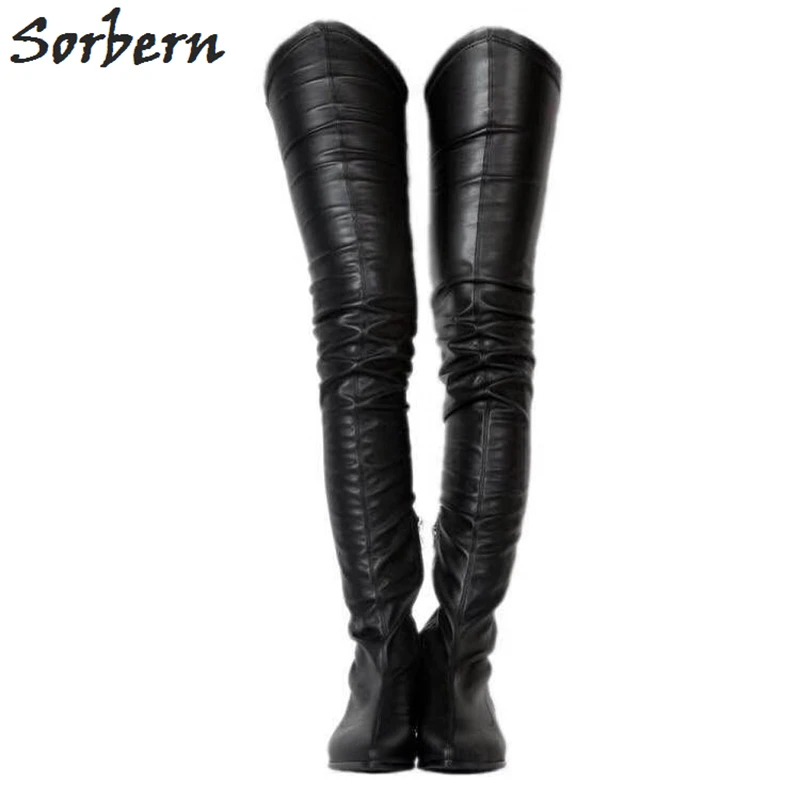 Женские высокие ботинки с острым носком на низком расширяющемся книзу