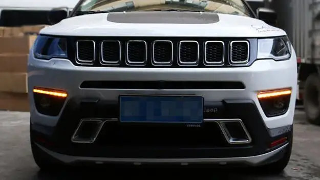 Дневные Бег светильник для Jeep Compass динамический желтый указатель поворота светильник стиль реле 12V светодиодный автомобиль DRL Противотуманные лампы