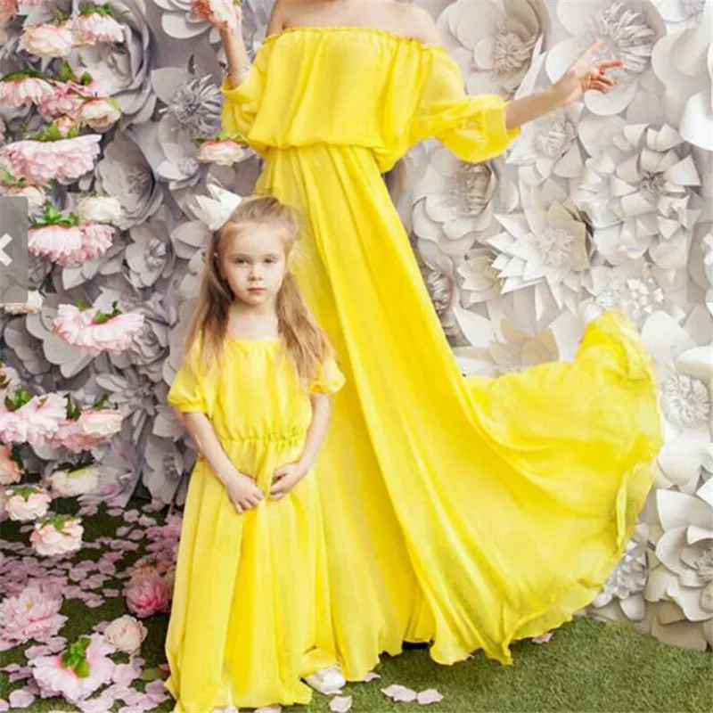 Boho/платья с открытыми плечами для мамы и дочки модное Макси платье родителей