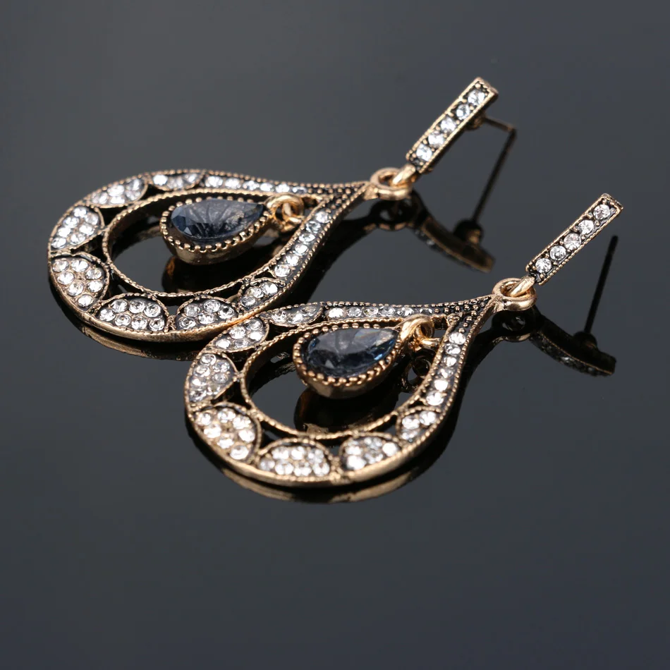 Комплект из колье и серёг с белыми кристаллами | Украшения аксессуары