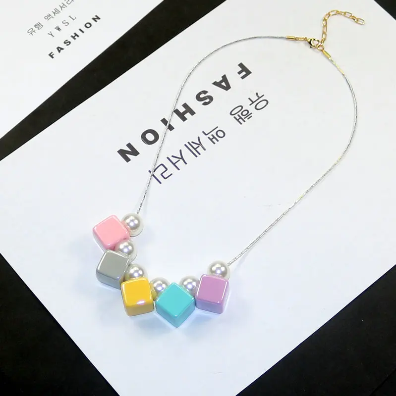 Длинное модное женское ожерелье с разноцветными жемчужинами и золотыми шариками