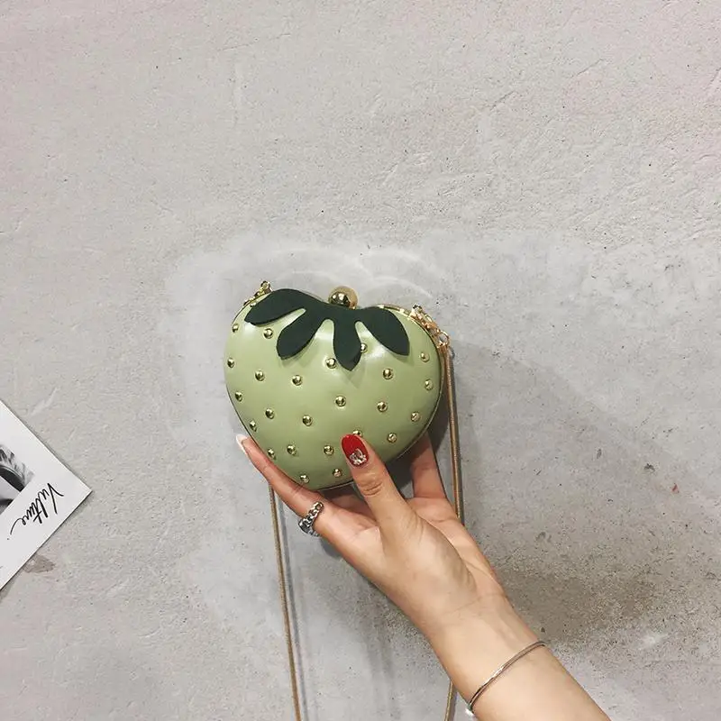 Кошельки для монет с цепочкой, красные женские уличные Сумки из искусственной кожи, женские сумочки в горошек, кошелек в консервативном стиле, ежедневный подарок для девочки с клубничкой, Bolso - Цвет: Light Green