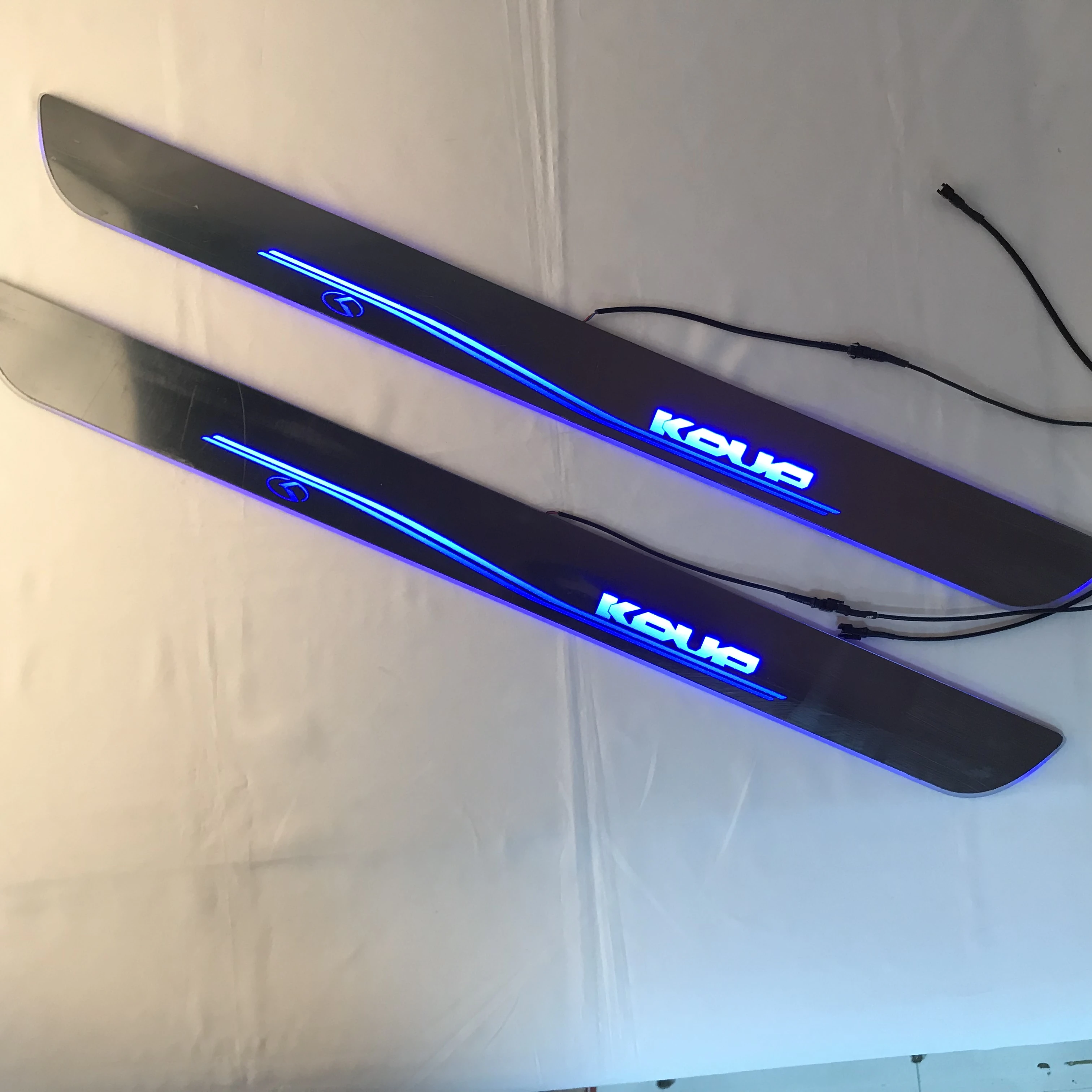 RQXR led движущиеся двери потертости для kia cerato koup динамический порог пластина плоская подкладка накладка струящийся/фиксированный свет, стиль