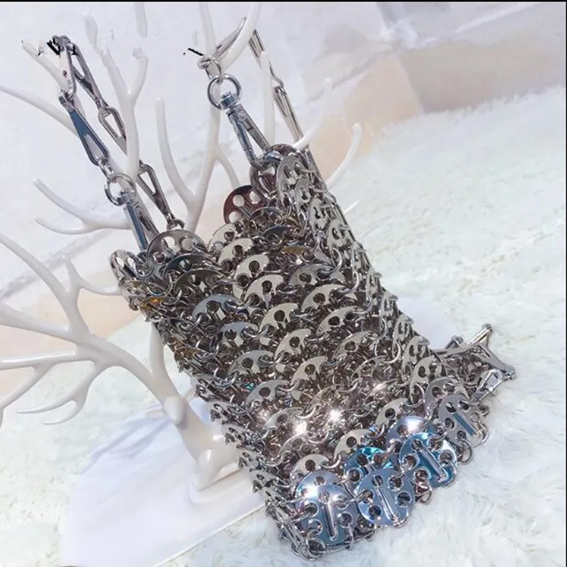 Женская сумка мессенджер в стиле панк мини через плечо из листового металла с