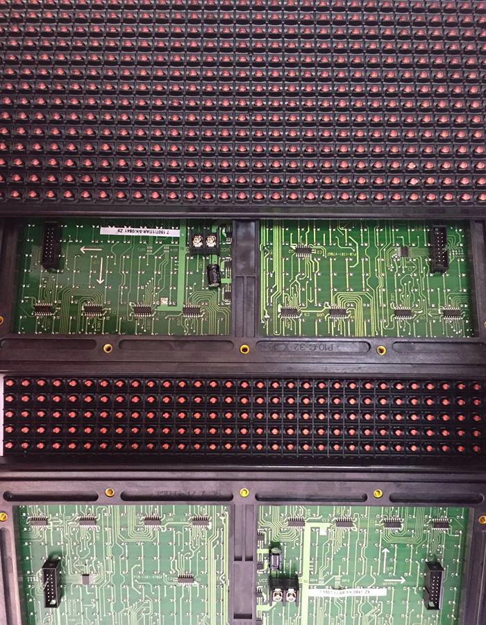 Рекламная версия водонепроницаемый наружный движущийся текст светодиодный