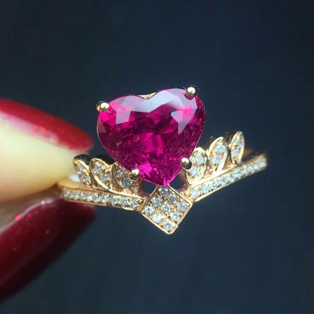 Ювелирные изделия из 18-каратного розового золота с натуральным рубином и