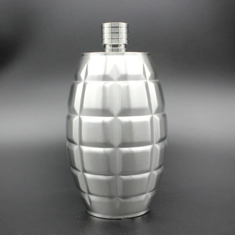 

64oz Large Capacity Spot Pattern Hip Flask Leather Holster Large Capacity Stainless Steel Hip Flask