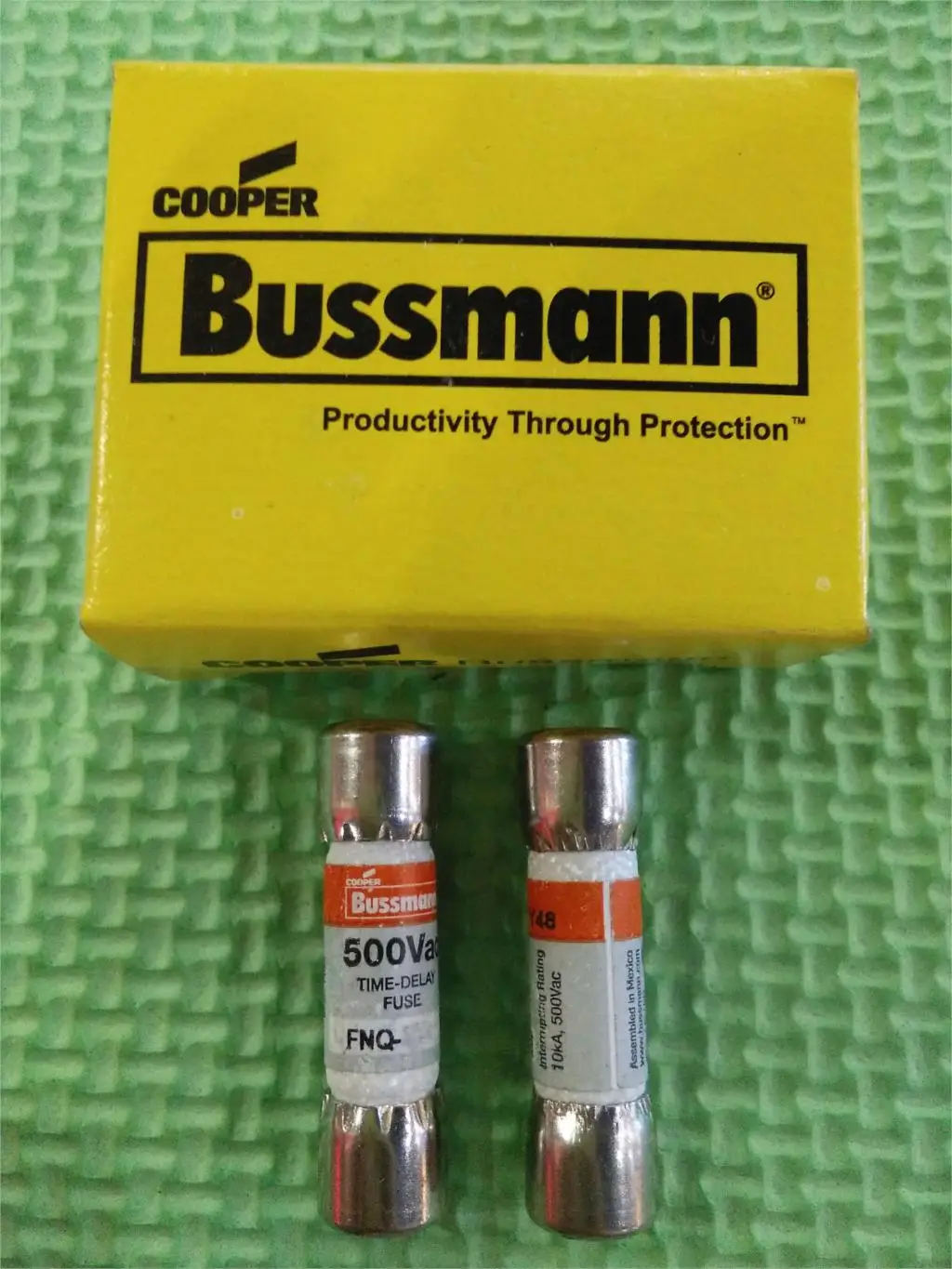 

FNQ-6/10 original authentic US BUSSMANN TRON delay fuse / fuse 0.6A500V