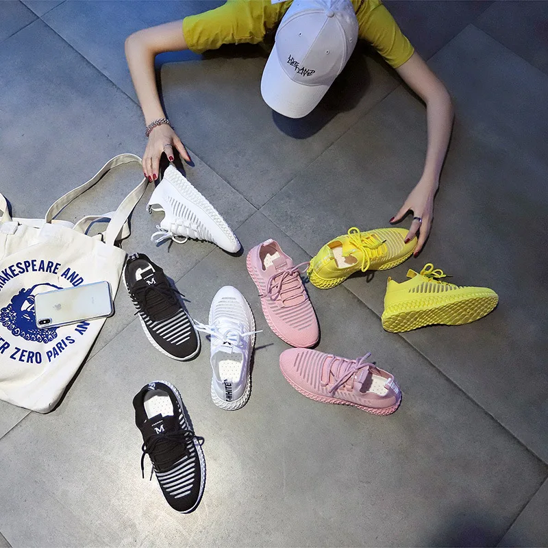 

Breathable sports shoes women fly weaving running casual shoes women 2019 summer new Korean version of the student net shoes INS