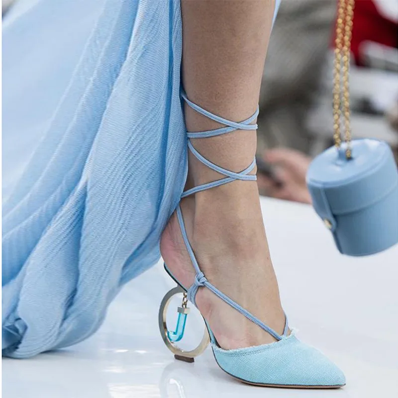 light blue Необычные женские босоножки на высоком каблуке с металлическими кругами; вечерние туфли из натуральной кожи на шнуровке; пикантная женская обувь синего цвета с острым носком - Цвет: light blue