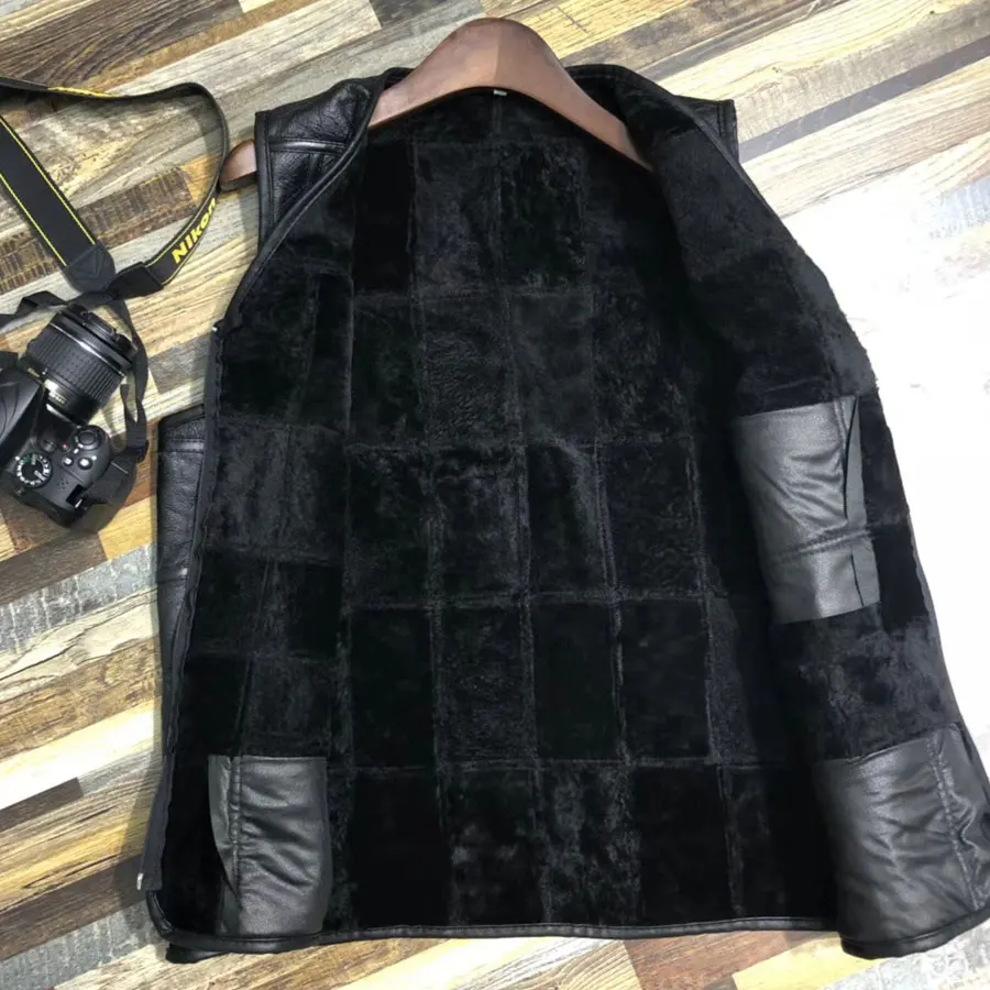 Мужской жилет из натуральной кожи двусторонний с подкладкой меха Мерино