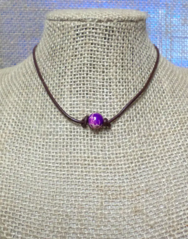 Ожерелье-чокер из натурального камня и кожи 8 мм | Украшения аксессуары