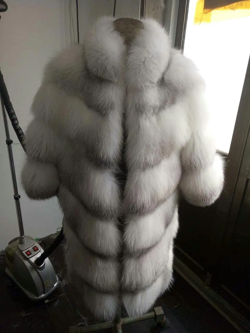Linhaoshengyue 2016 Genuine Cross Fox Fur Coat
