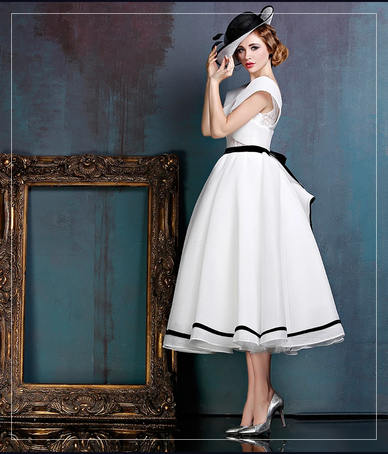 Настоящее изображение белое кружевное винтажное бальное платье с оборками