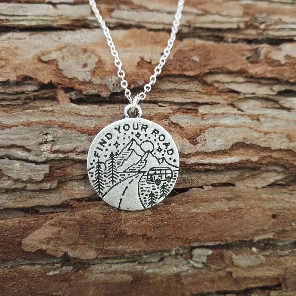 10pcs good quality antique silver plated find your road Necklace travel on the mountain Vintage Pendant Jewelry SanLan | Украшения и