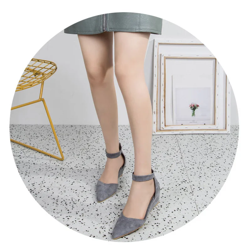 Женские леопардовые туфли-лодочки на танкетке с ремешком на лодыжке; Замшевые женские туфли на низком каблуке с острым носком на молнии; сезон лето; большие размеры; Повседневная модная обувь на высоком каблуке