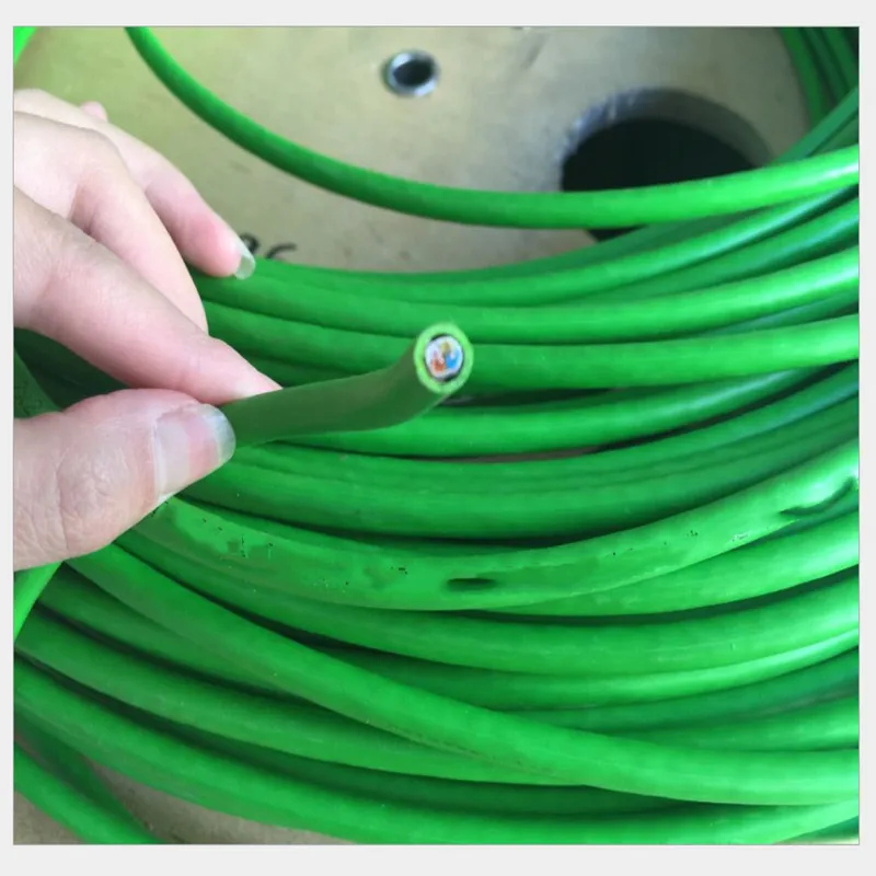 Сетевой кабель Ethernet зеленый шины d38| |