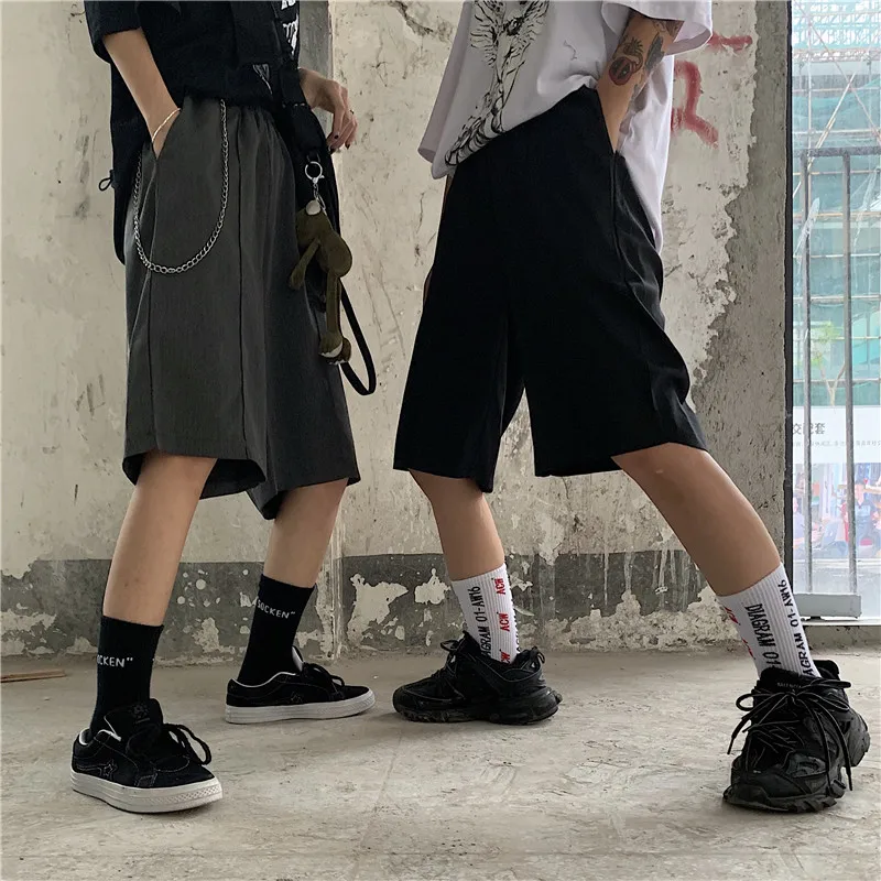 Пара летняя Корейская версия Ins Harajuku ретро Складки шорты Свободные Пять Универсальный праздничные "плюс сайз" Для женщин однотонные шорты