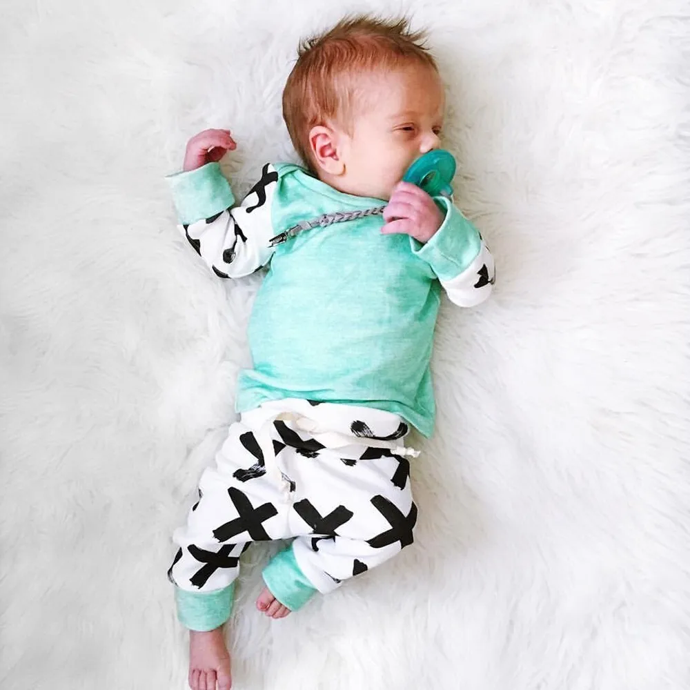 Комплект одежды для новорожденных из 2 предметов футболка и штаны с длинным