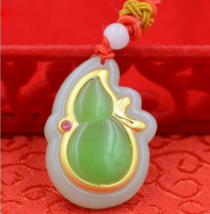 

999 24K Yellow Gold & A Grade Natural (Jadeite) Gourd Pendant