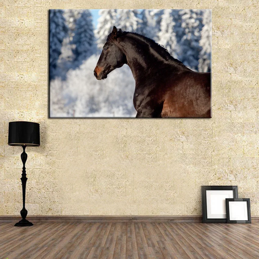 Картина маслом на холсте с изображением абстрактных животных черной лошади в