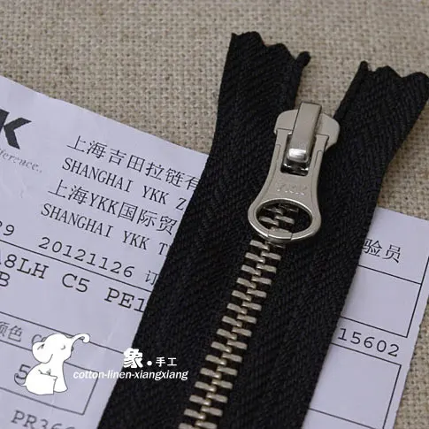 

Карманная атласная обувь для одежды 5 # YKK металлическая молния с закрытым концом 16 ~ 45 см