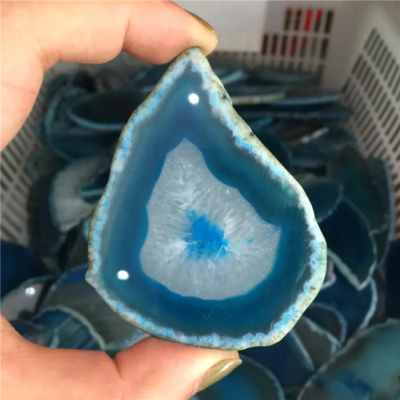 Натуральный Agate фрагмент жеоды голубой полированный кристалл бразильский