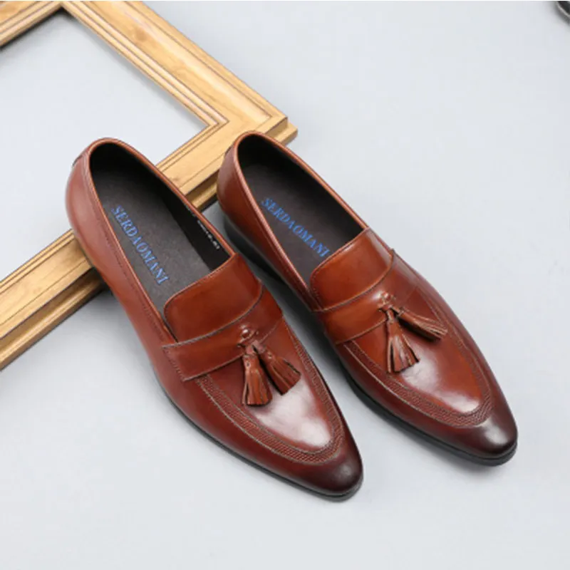 Мужская деловая повседневная кожаная обувь с острым носком из натуральной кожи