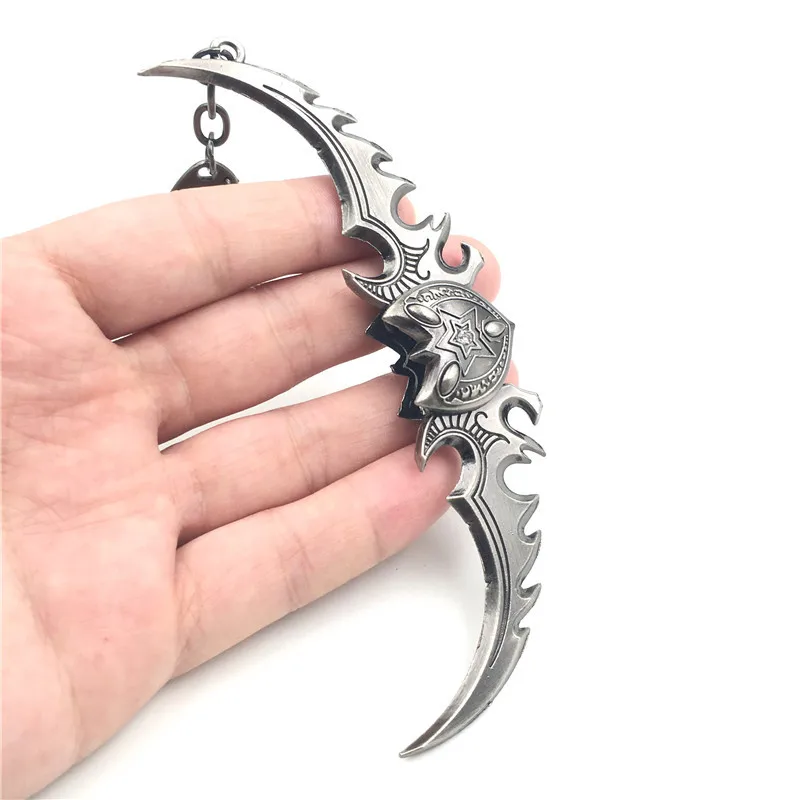 С Рождеством, брелок для ключей Arthas Menethil Frostmourne Illidan Stormrage Warglaive of Azzinoth 15-17 см - Цвет: B