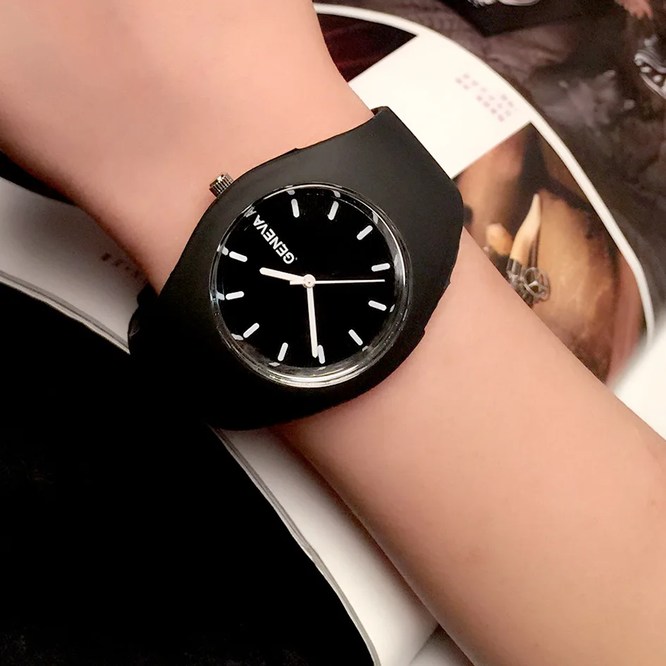 Модный бренд золото Женева Спорт Кварцевые часы Для женщин Кристалл Силиконовые