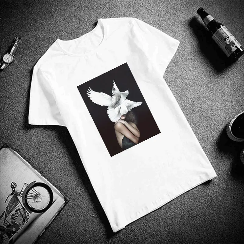 Женская футболка с принтом в виде цветов и перьев белая Повседневная лето