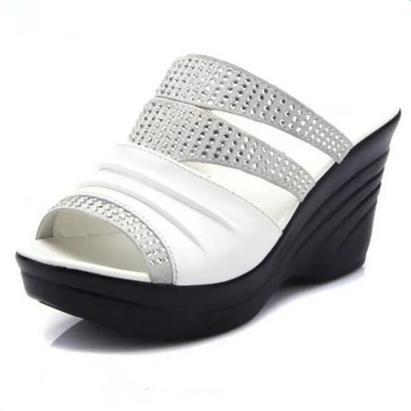 Beyarnebrandsandals из воловьей кожи; обувь, расшитая стразами; женские сандалии-шлепанцы туфли с широко открытым носком босоножки на танкетке Обувь для матерей fashionsandalsE295