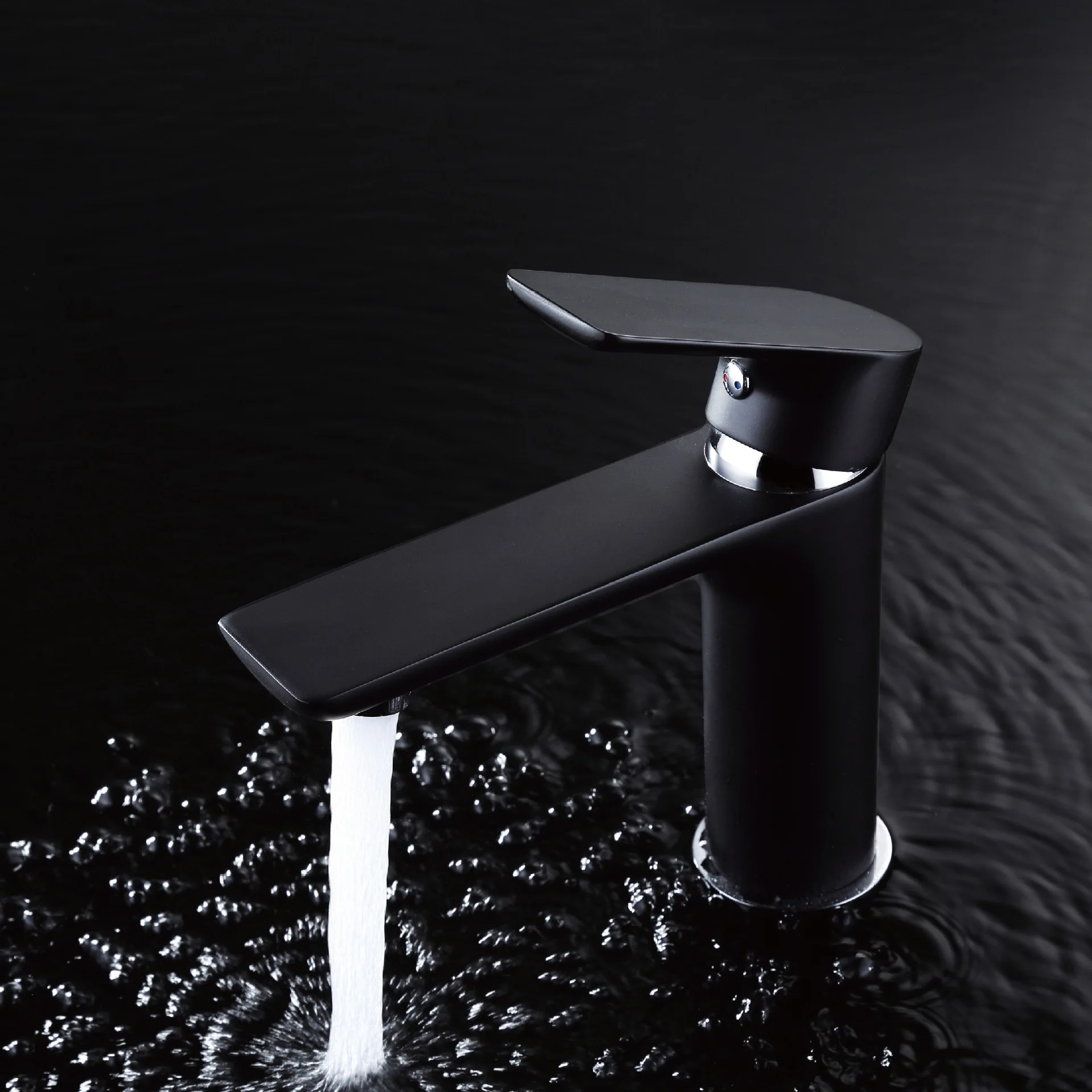 

High-end basin faucet manufacturers selling baked black paint Hot and cold water lavatory faucet