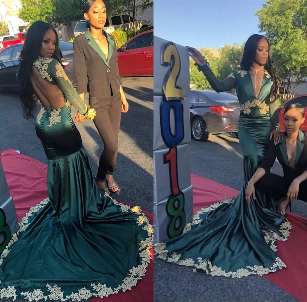 Платье для выпускного бала длинное золотое черное с длинным рукавом и открытой