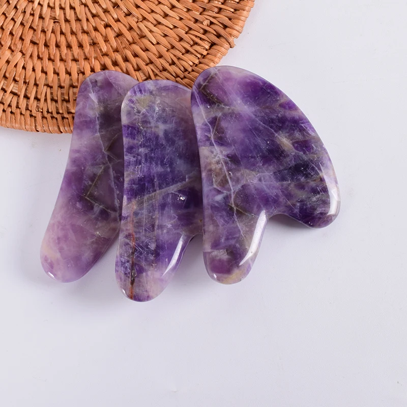 Массажный инструмент китайский традиционный для лица Gua Sha натуральный аметист