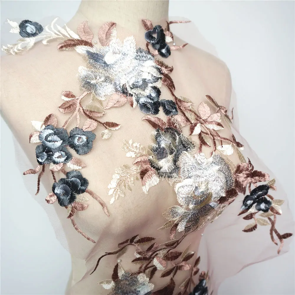 Коричневые вышитые цветы листья ветки свадебное платье кружевная отделка