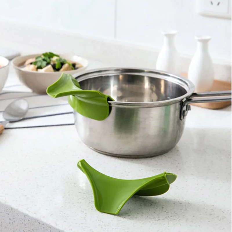 Anti leakage kitchen utensils pot edge guide silica gel liquid diversion mouth soup counter gadget Environmental |