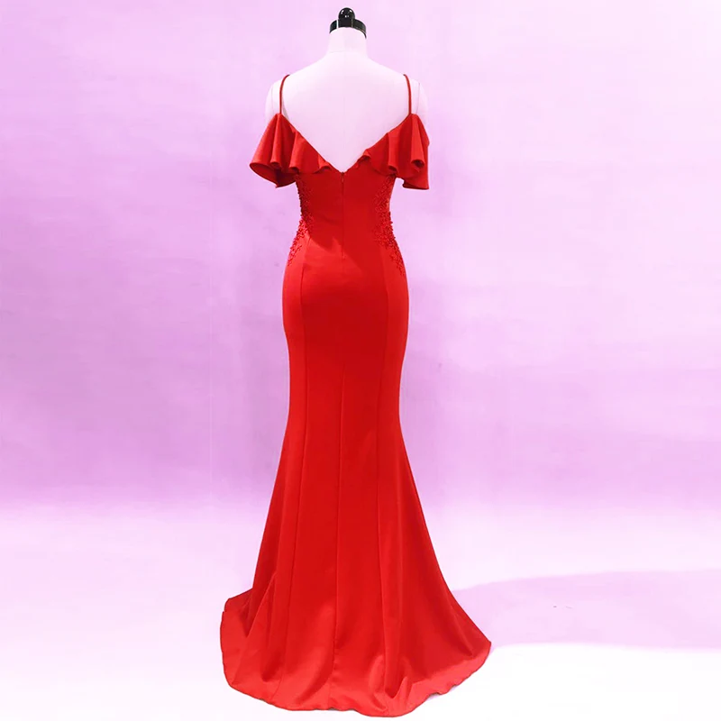 Женское вечернее платье на бретелях спагетти Красное длинное с аппликацией и